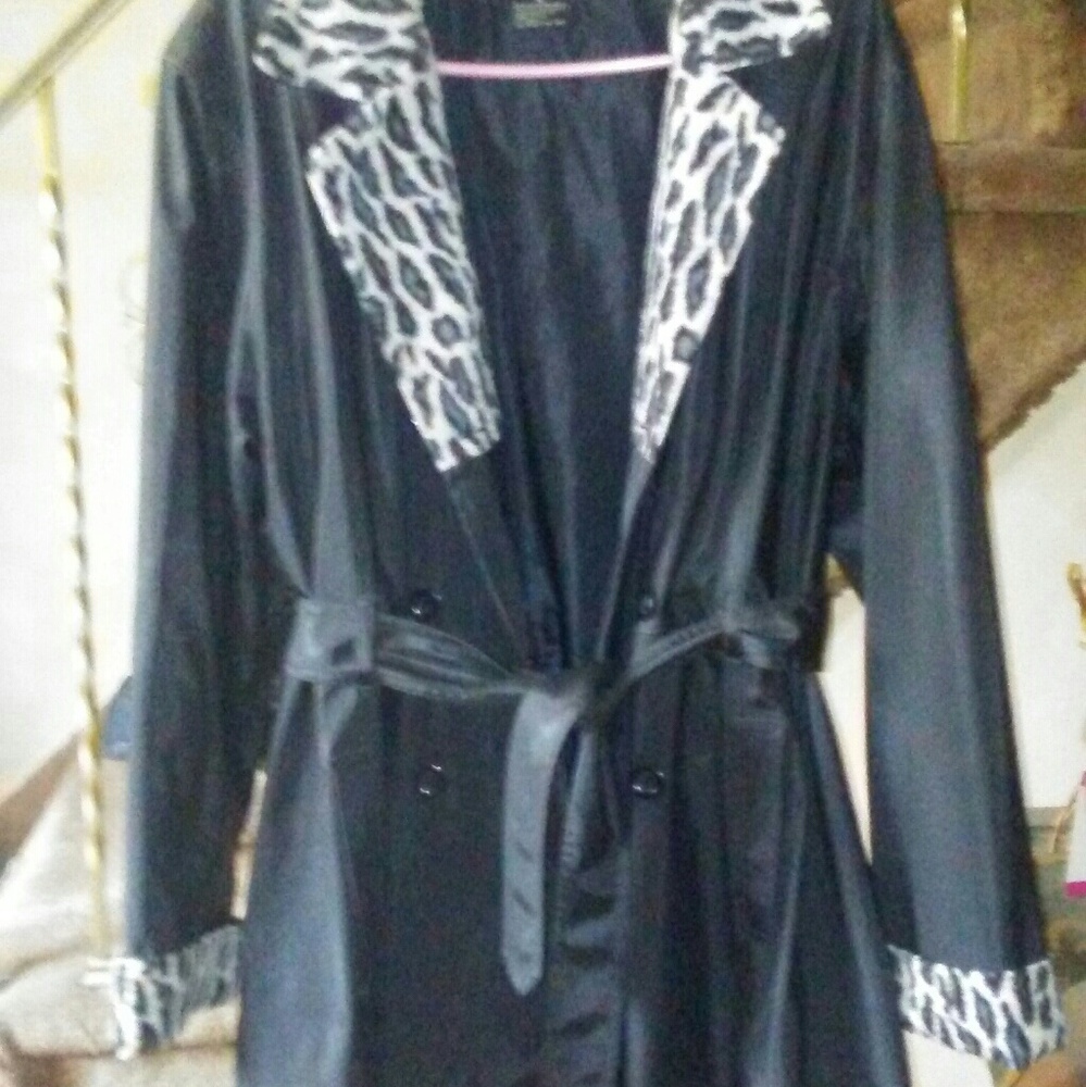RAIN COAT